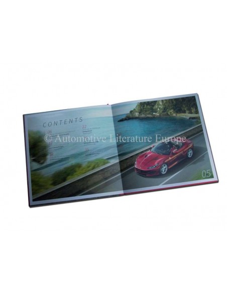 2017 FERRARI 812 SUPERFAST HARDCOVER PROSPEKT 5851/17