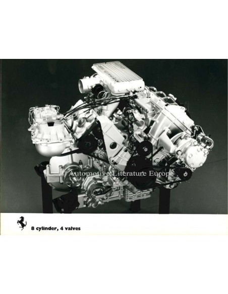1982 FERRARI 8 CYLINDER 4 VALVES PRESS PHOTO
