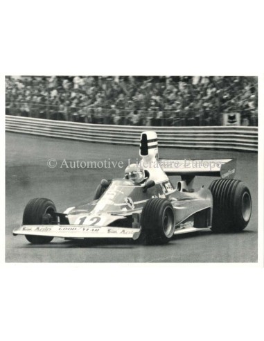 1975 NIKI LAUDA AT PAUL RICARD - POSTCARD SIGNED BY ENZO FERRARI