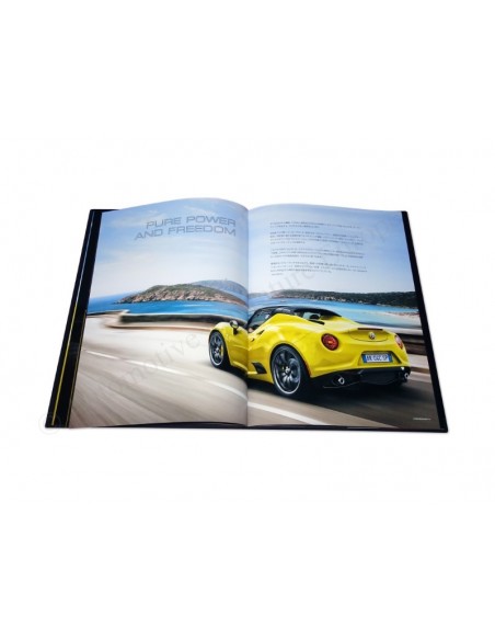 2015 ALFA ROMEO 4C SPIDER HARDCOVER PROSPEKT JAPANISCH