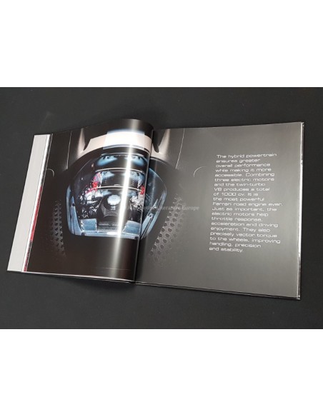 2020 FERRARI SF90 STRADALE HARDCOVER BROCHURE 6799/20