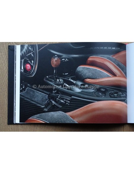 2020 PAGANI HUAYRA BC ROADSTER BROCHURE ITALIAN ENGLISH