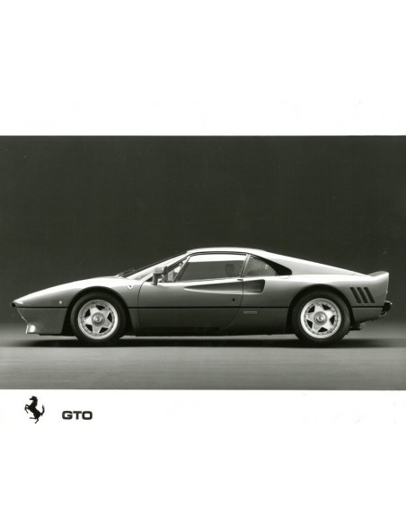 1984 FERRARI RANGE PRESSKIT GERMAN 325/84