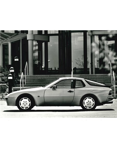 1988 PORSCHE 944S PRESS PHOTO