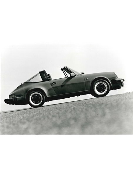1989 PORSCHE 911 CARRERA TARGA PRESS PHOTO