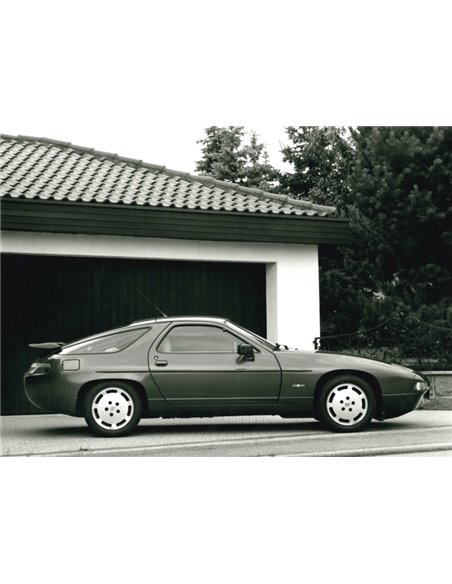 1991 PORSCHE 928 S4 PRESS PHOTO