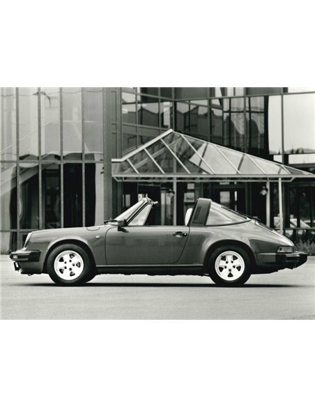 1988 PORSCHE 911 CARRERA TARGA PRESS PHOTO