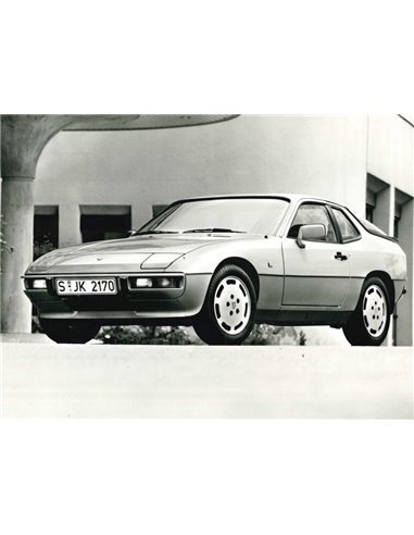 1988 PORSCHE 924S PRESS PHOTO
