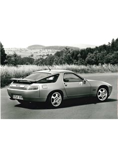1993 PORSCHE 928 GTS PRESS PHOTO