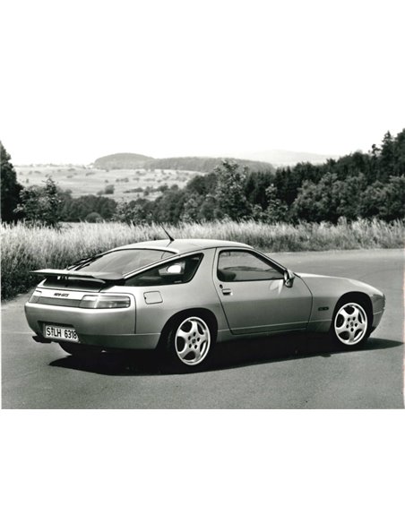 1991 PORSCHE 928GT PRESSEBILD
