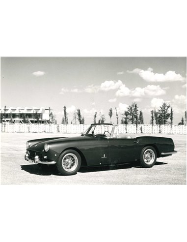 1959 FERRARI 250 GT CONVERTIBLE (SERIES II) PRESS PICTURE