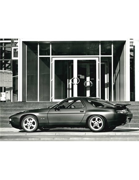 1994 PORSCHE 928GT PRESSEBILD