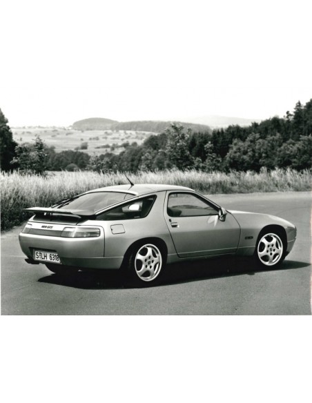 1993 PORSCHE 928 GTS PRESS PHOTO