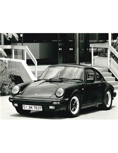 1988 PORSCHE 911 CARRERA COUPE PRESS PHOTO