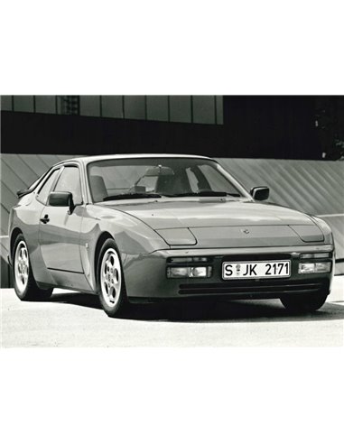1988 PORSCHE 944 TURBO PRESSEBILD