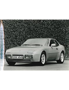 1988 PORSCHE 944 TURBO PRESS PHOTO