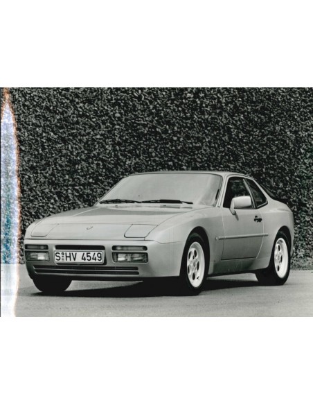 1988 PORSCHE 944 TURBO PRESSEBILD