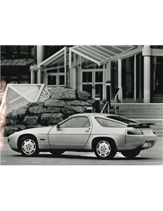 1988 PORSCHE 928 S4 PRESS PHOTO