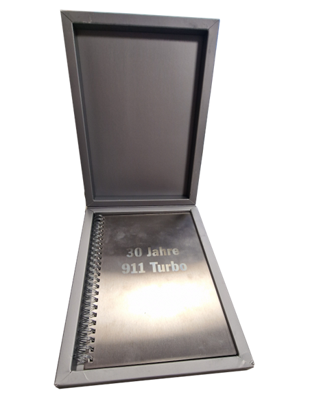 2004 PORSCHE 911 TURBO 30 JAAR ALUMINIUM BROCHURE DUITS