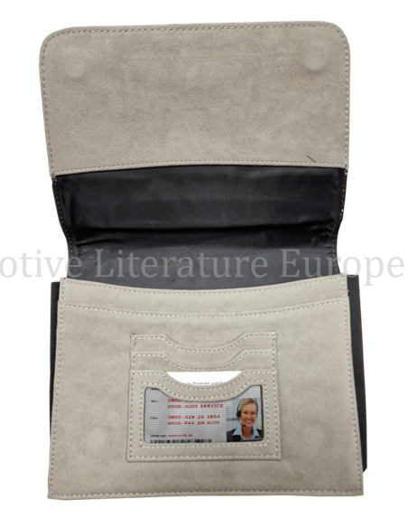 2011 AUDI R8 SPYDER COMPLETE POUCH GERMAN