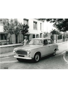 1958 PEUGEOT 403 BERLINE LUXE PRESS PHOTO