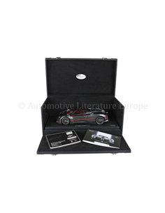 2005 PAGANI ZONDA F DIECAST FULL OPEN MODELAUTO 2