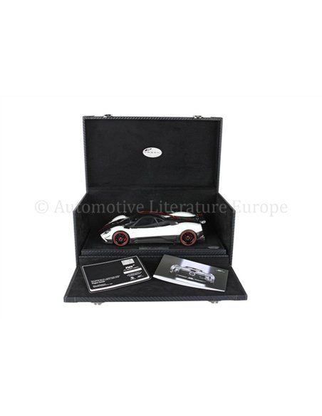 2008 PAGANI ZONDA CINQUE COUPE BIANCO BENNY RHD DIECAST FULL OPEN DIECAST MODELAUTO