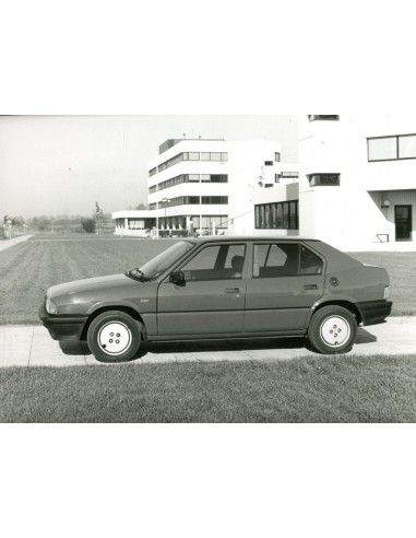 1984 ALFA ROMEO 33 PERSFOTO
