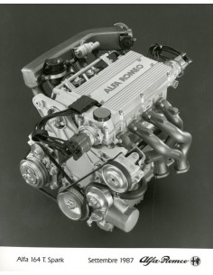 1987 ALFA ROMEO 164 TWIN SPARK MOTOR PERSFOTO