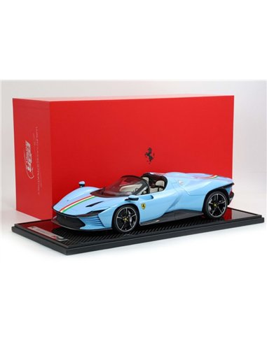 2023 FERRARI DAYTONA SP3 SERIE ICONA OPEN ROOF AZZURO LA PLATA AND ITALIAN FLAG MODELCAR X/7