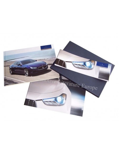 2014 MASERATI GHIBLI HARDCOVER BROCHURE ENGELS