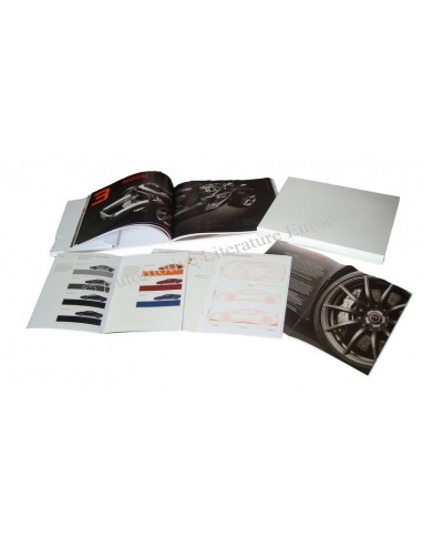 2013 MCLAREN MP4-12C & SPIDER HARDCOVER BROCHURE DUITS