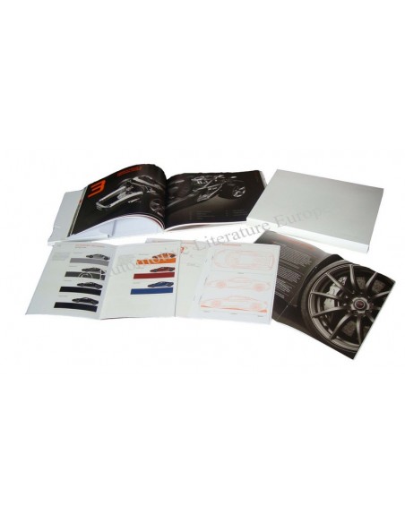 2013 MCLAREN MP4-12C & SPIDER HARDCOVER BROCHURE DUITS