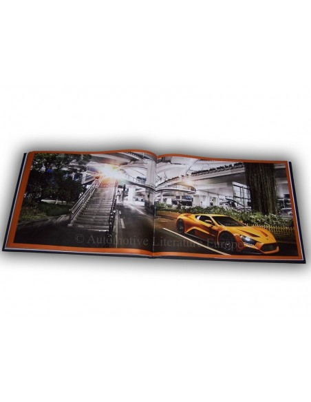 2014 ZENVO ST1 HARDCOVER VIP KLANTEN BROCHURE ENGELS