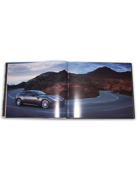 2011 FERRARI FF HARDCOVER BROCHURE 3819/11