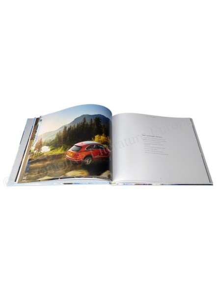 2016 BENTLEY BENTAYGA HARDCOVER BROCHURE ENGLISH